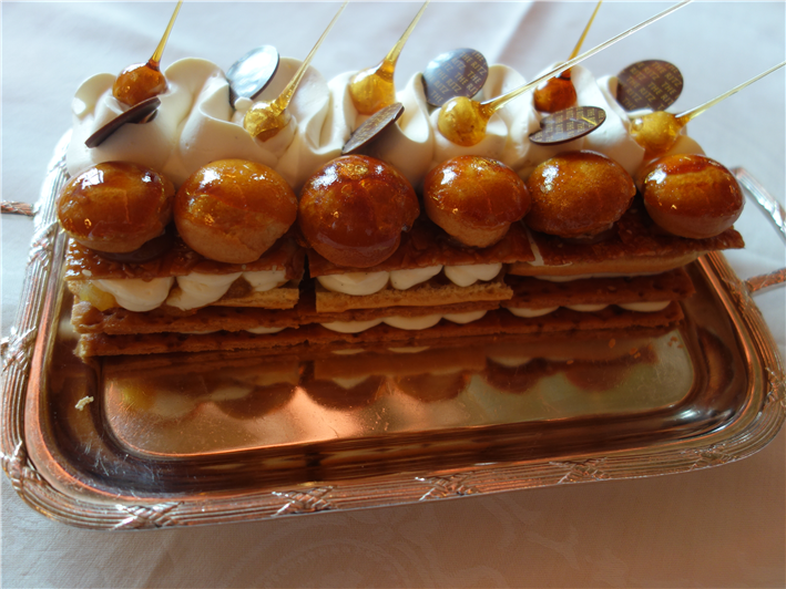 Gateau Honore dessert